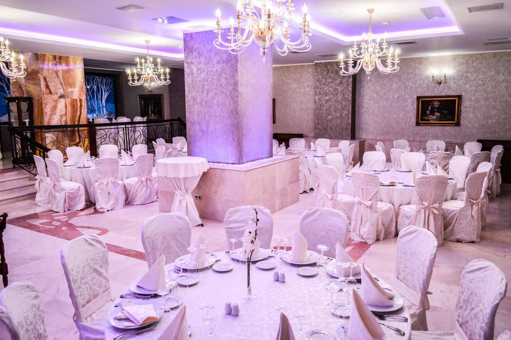 Premier Palace Spa Hotel 부쿠레슈티 외부 사진 A banquet hall