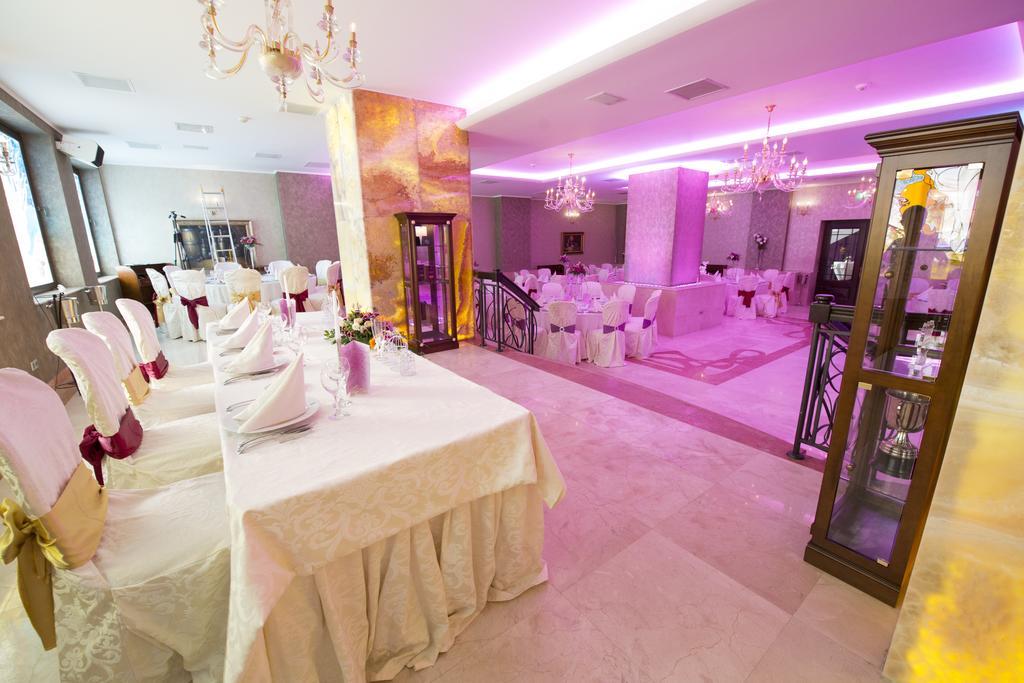 Premier Palace Spa Hotel 부쿠레슈티 외부 사진 A wedding reception